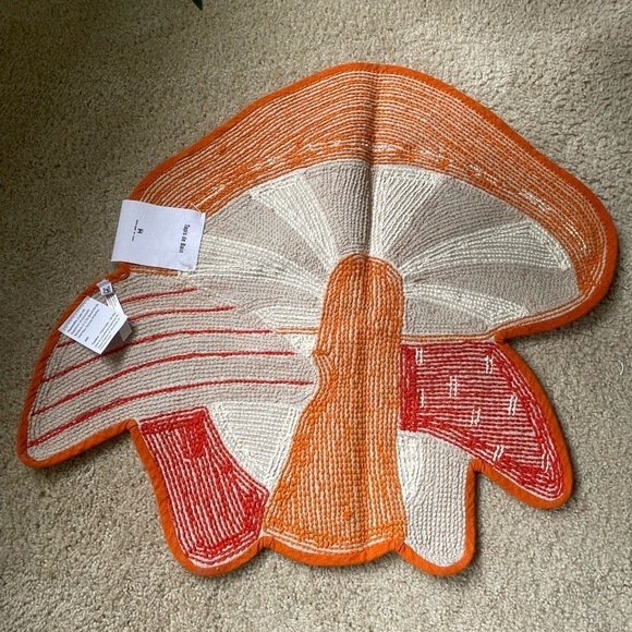 NWT Urban Outfitters Home Mushroom Tufted Shag Bath Mat - Picture 7 of 13